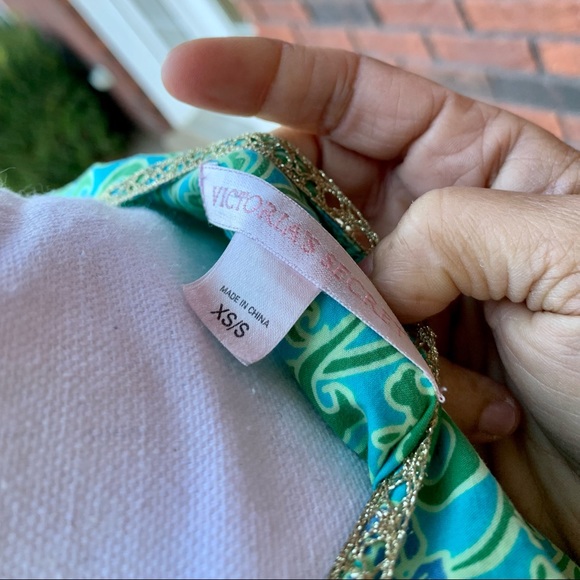 Victoria Secret - Beach cover up - Picture 2 of 5